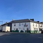 Semesterbostad Bunowen, Louisburgh, Walk To The Beach!
