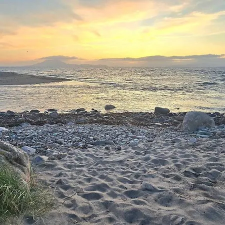 Bunowen, Louisburgh, Walk To The Beach! *